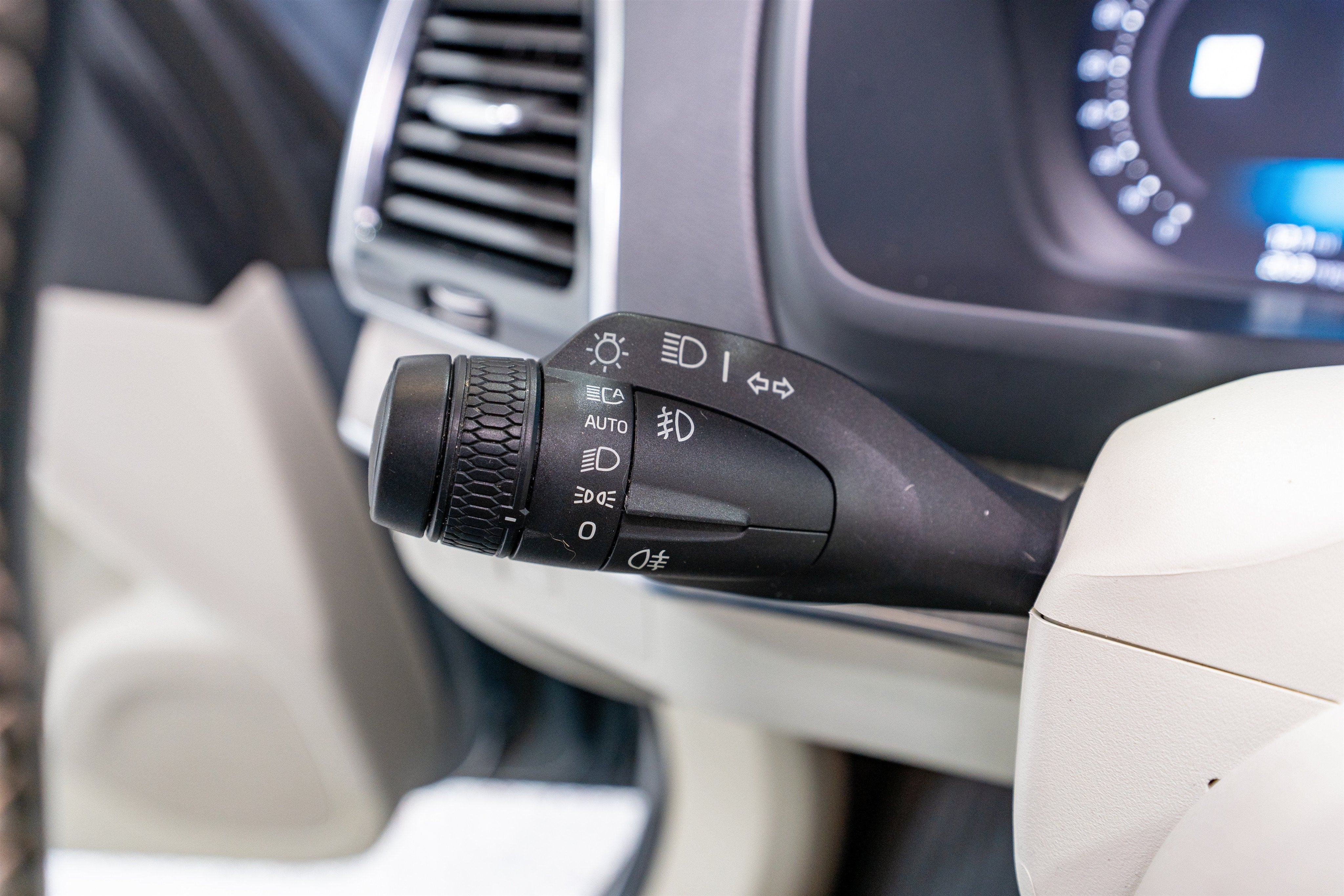 2023 Volvo XC90 Plus