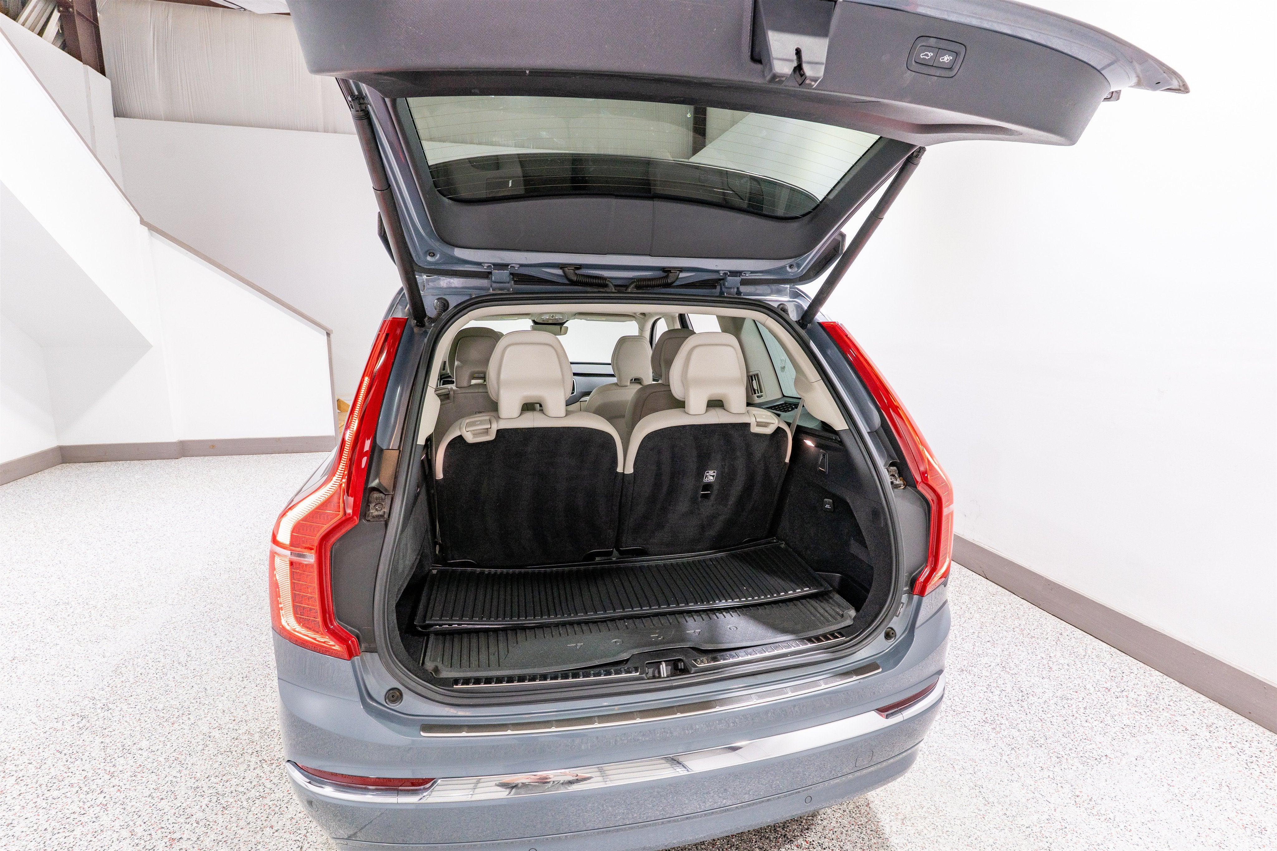 2023 Volvo XC90 Plus