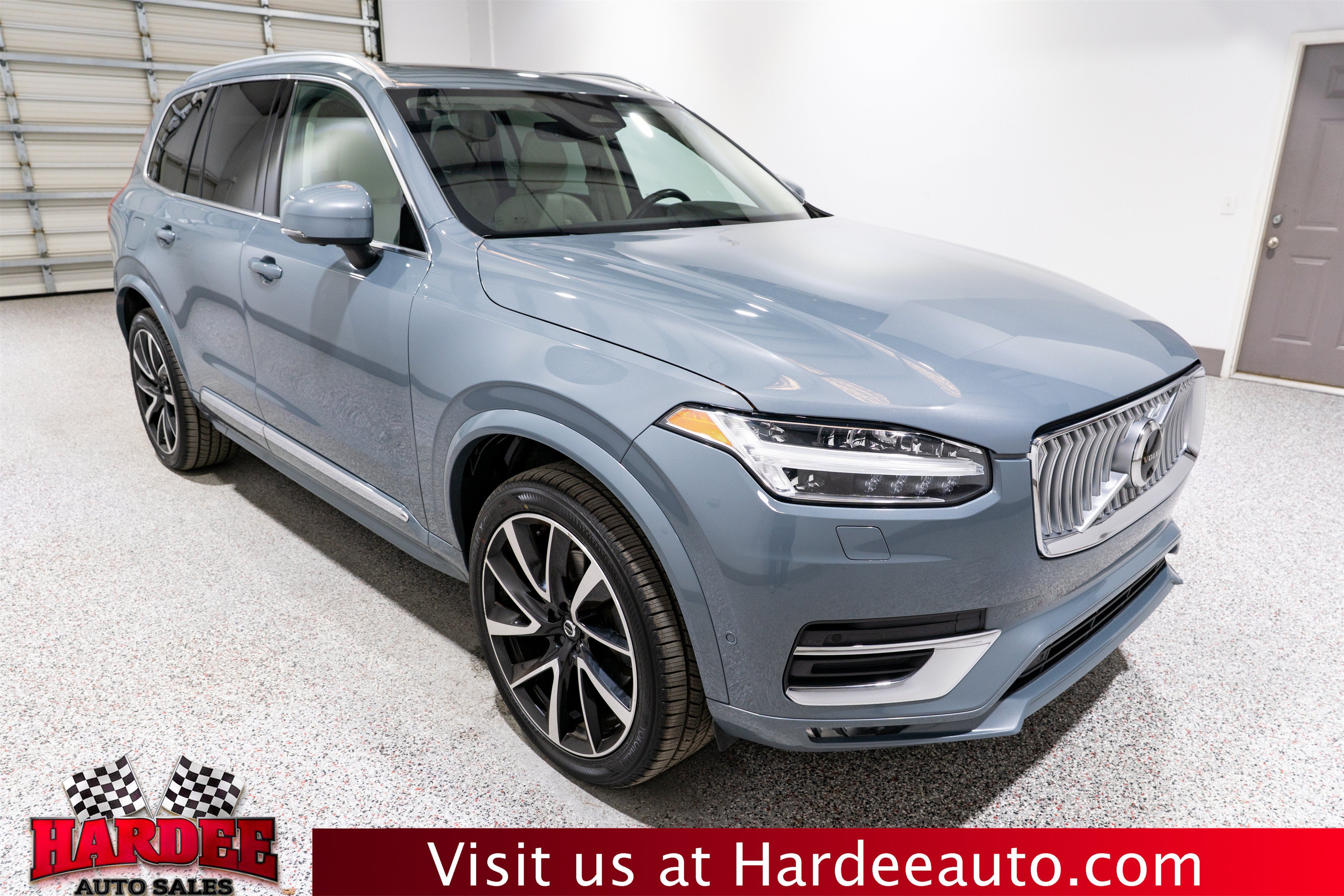 2023 Volvo XC90 Plus