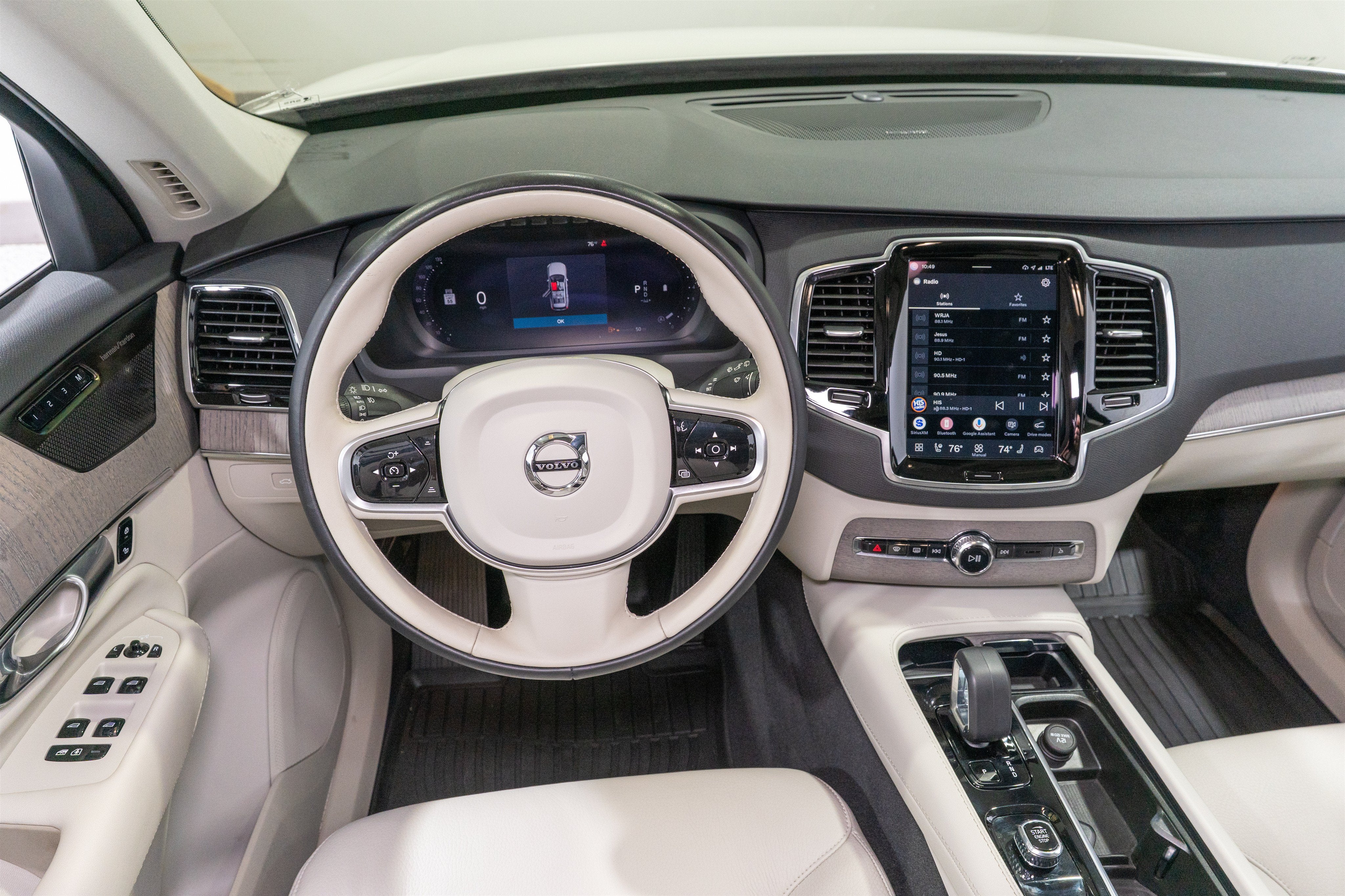 2023 Volvo XC90 Plus