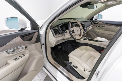 2023 Volvo XC90 Plus