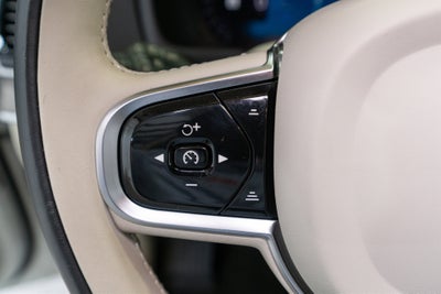 2023 Volvo XC90 Plus