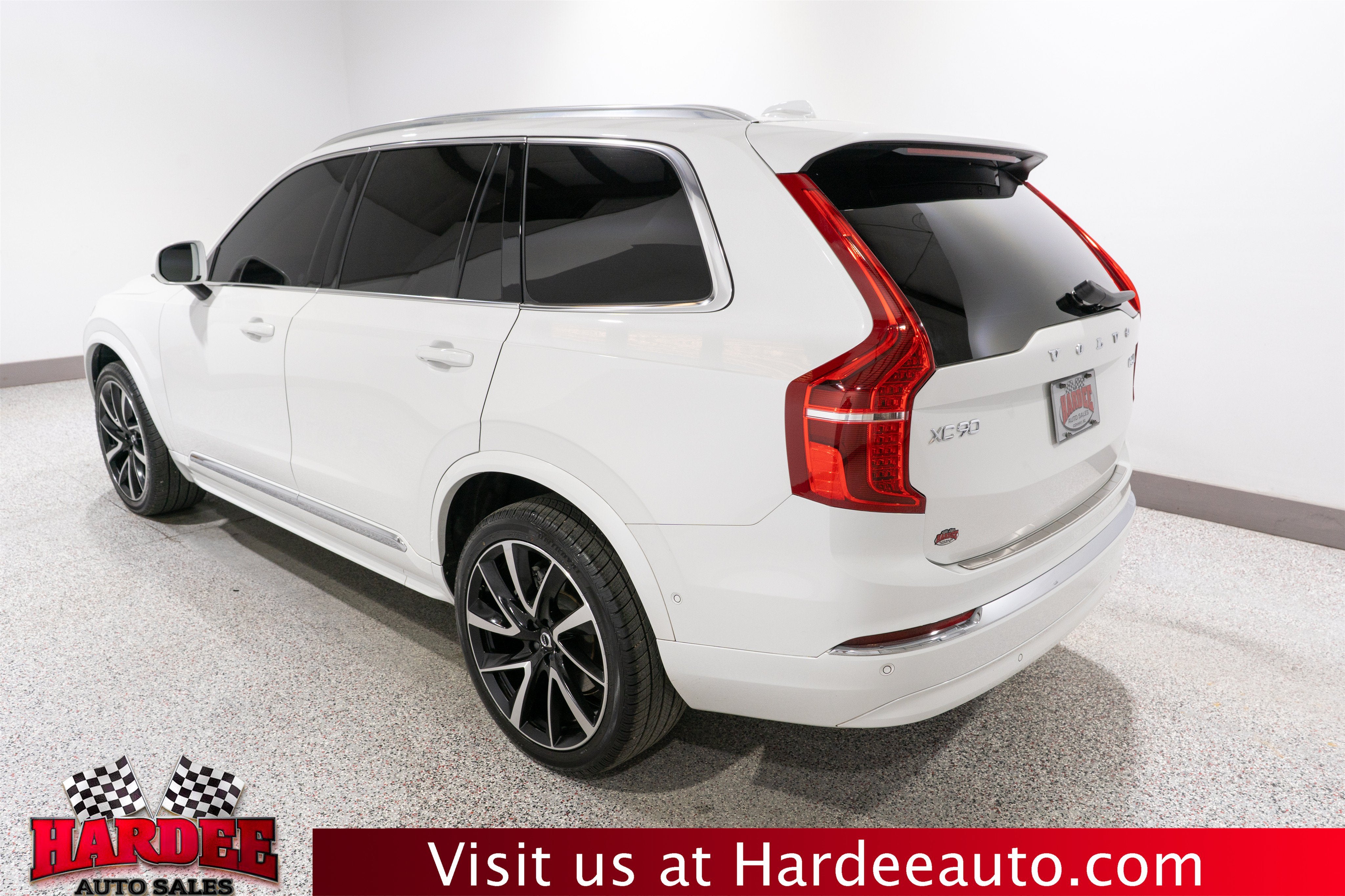 2023 Volvo XC90 Plus