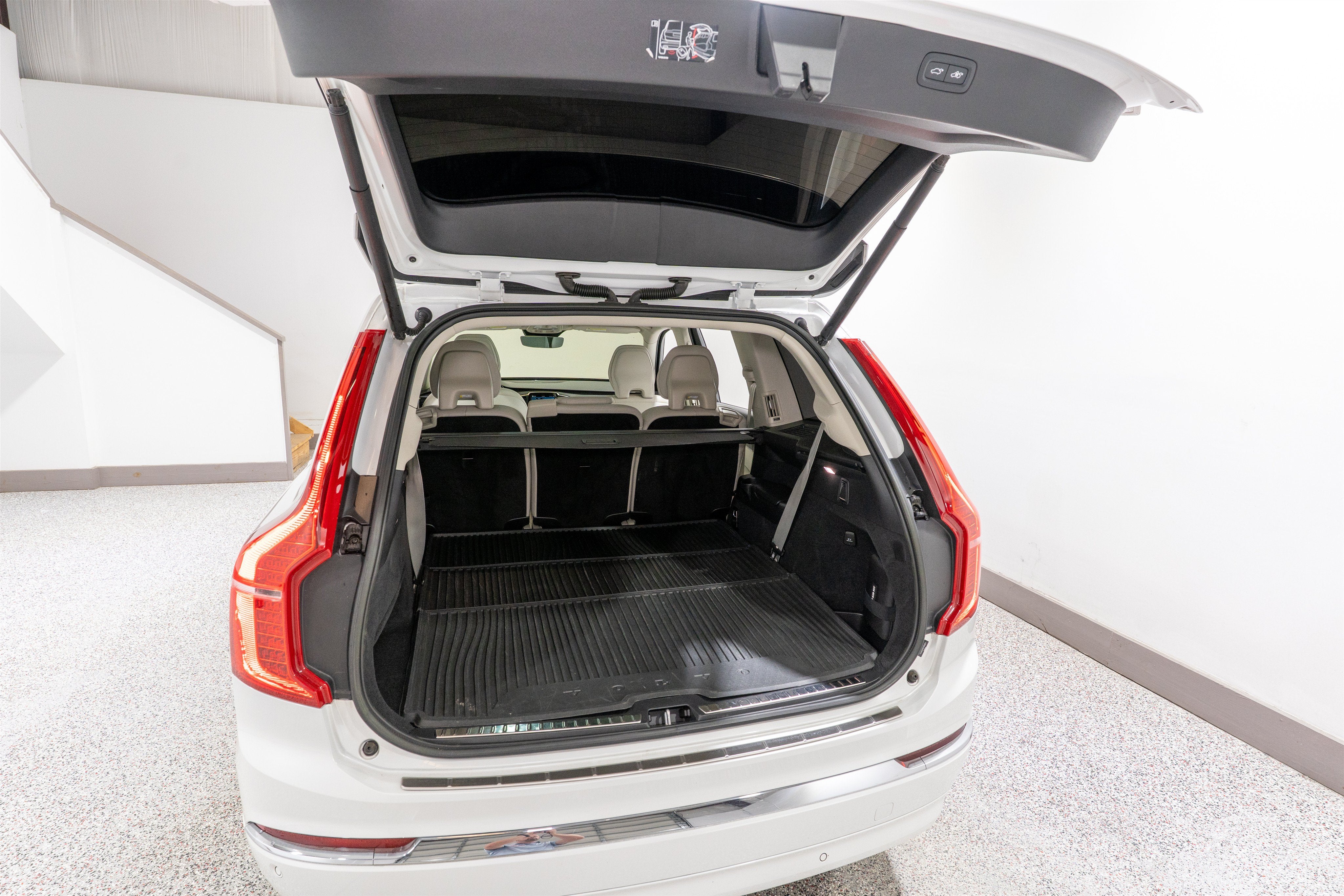 2023 Volvo XC90 Plus