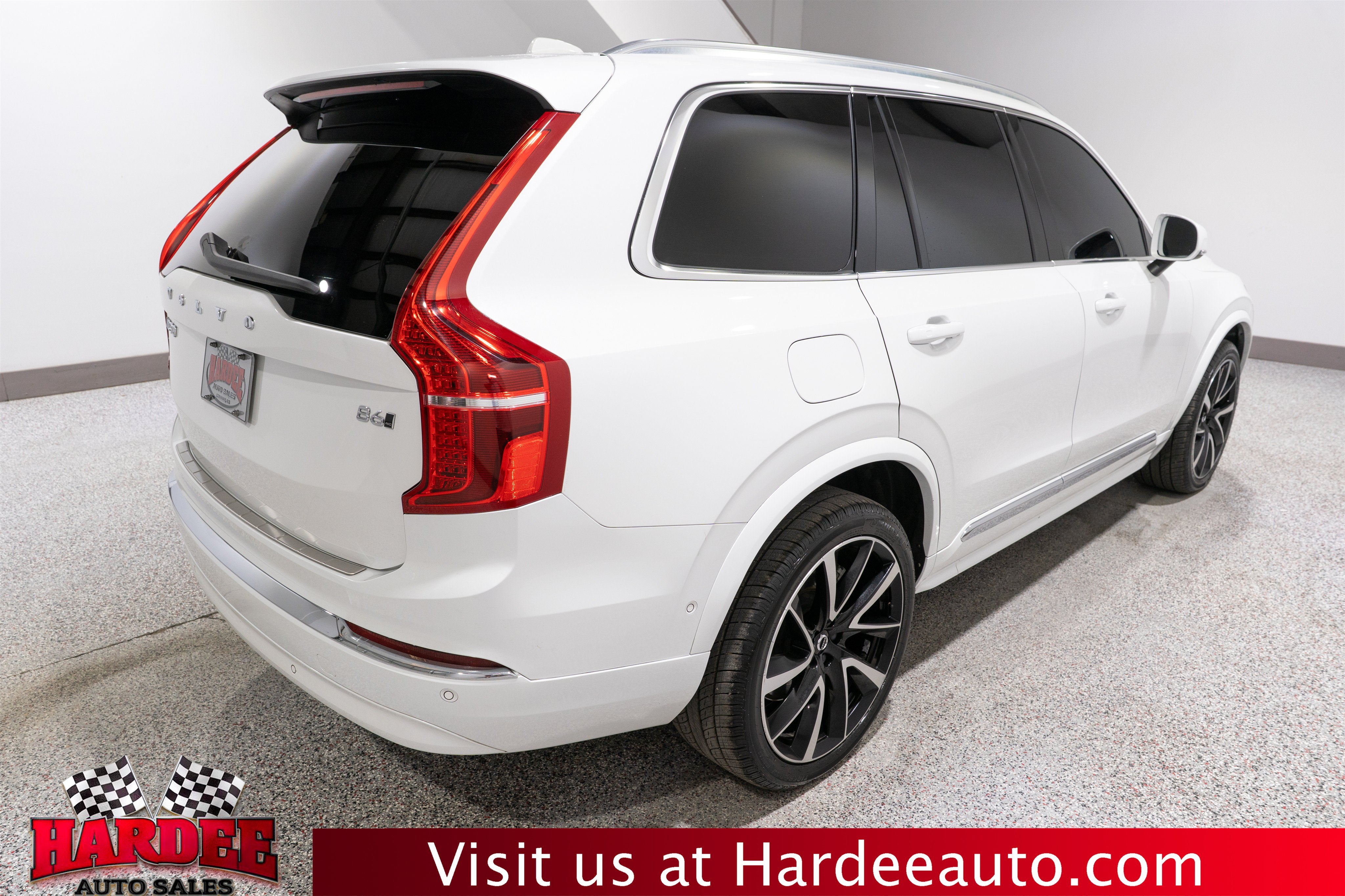 2023 Volvo XC90 Plus